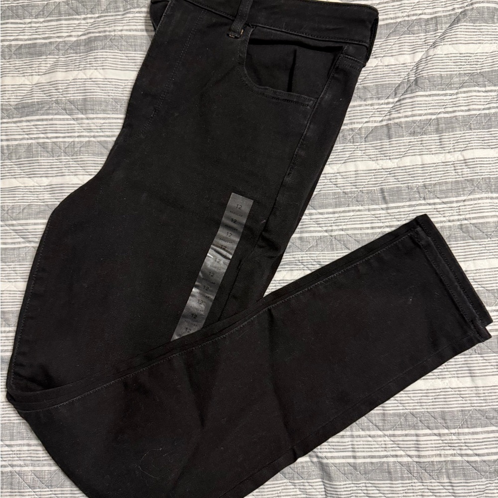 American Eagle Outfitters Super Hi-Rise Jegging in Black